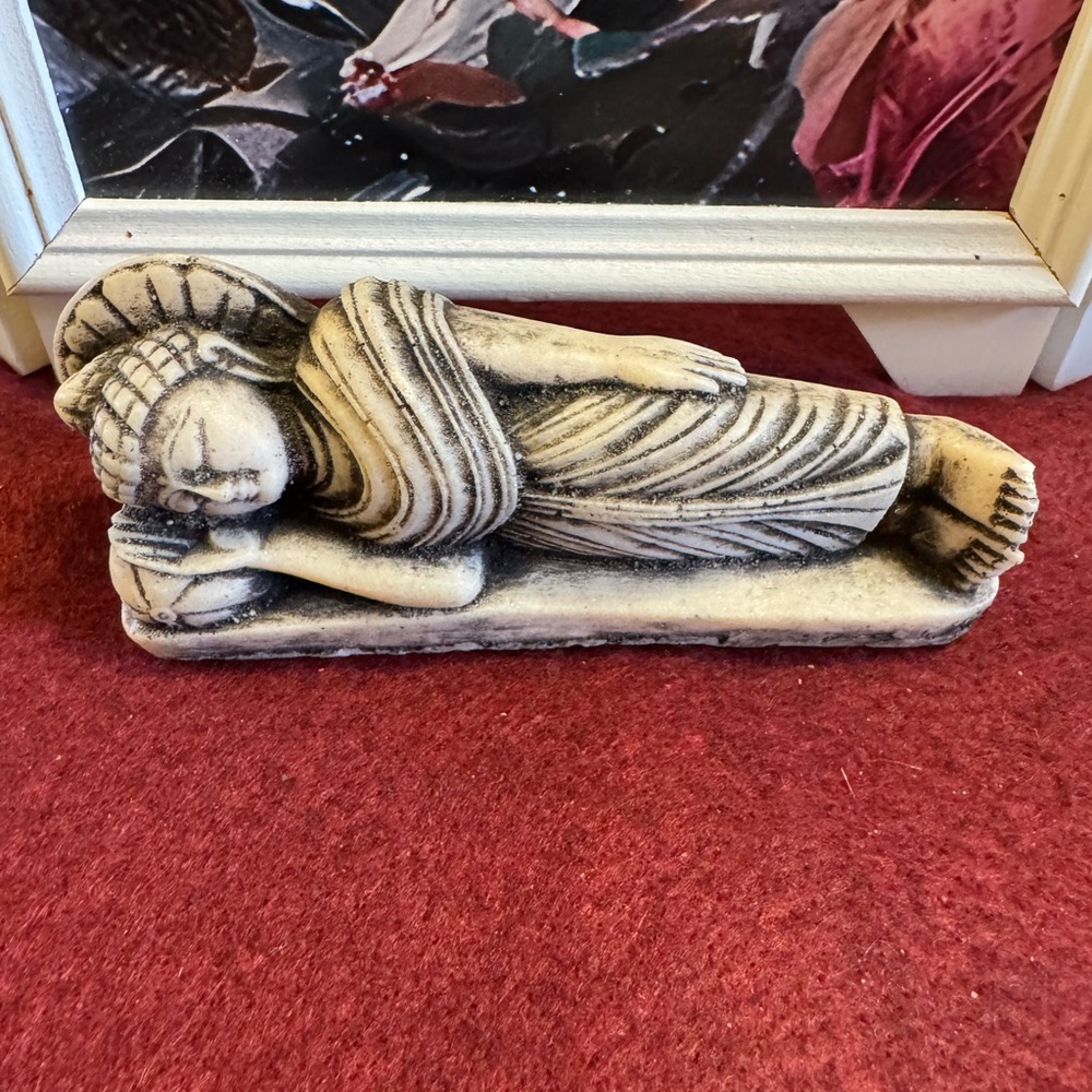 Reclining carved decorative Buddha statue